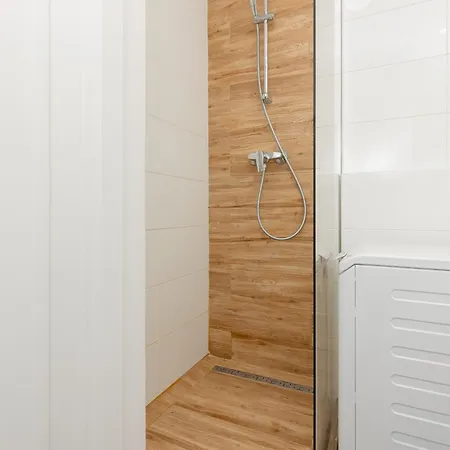 Bright And Quiet Studio With Balcony In The Center Of By Renters 公寓 *