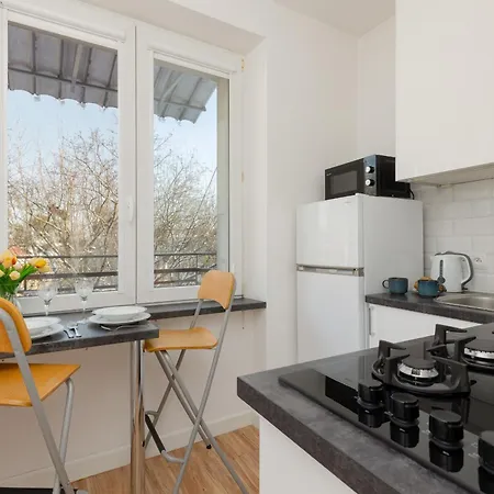 Bright And Quiet Studio With Balcony In The Center Of By Renters 公寓 华沙